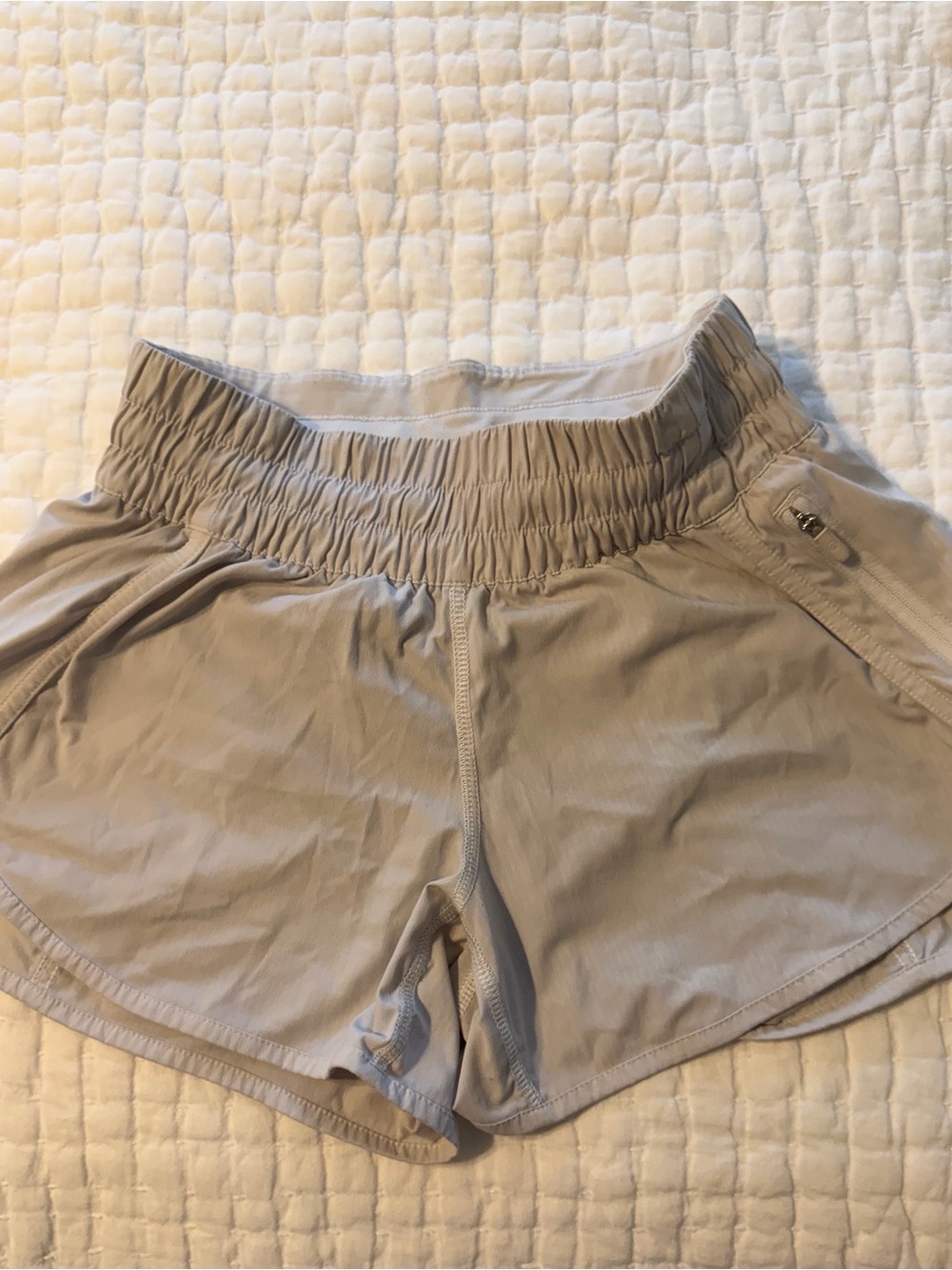 Lululemon light gray track that shorts
